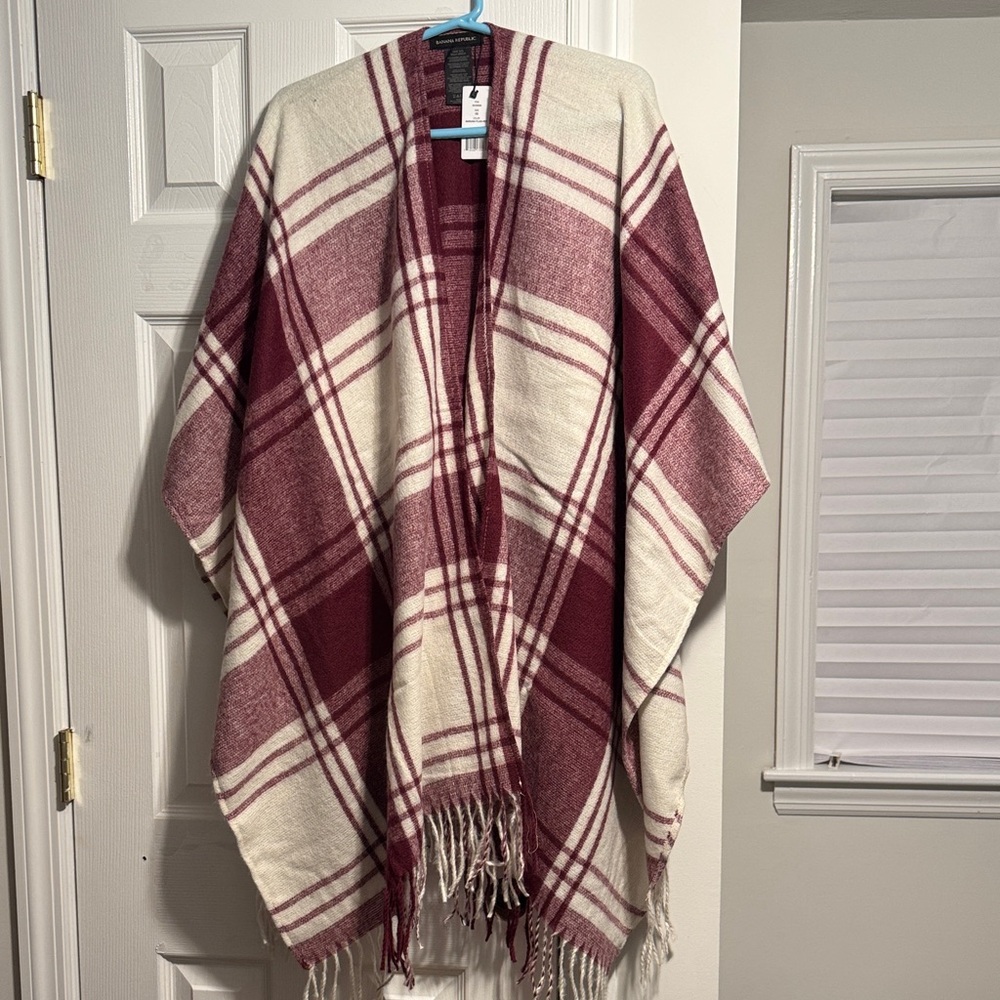 Banana Republic Burgundy and Cream Plaid Scarf